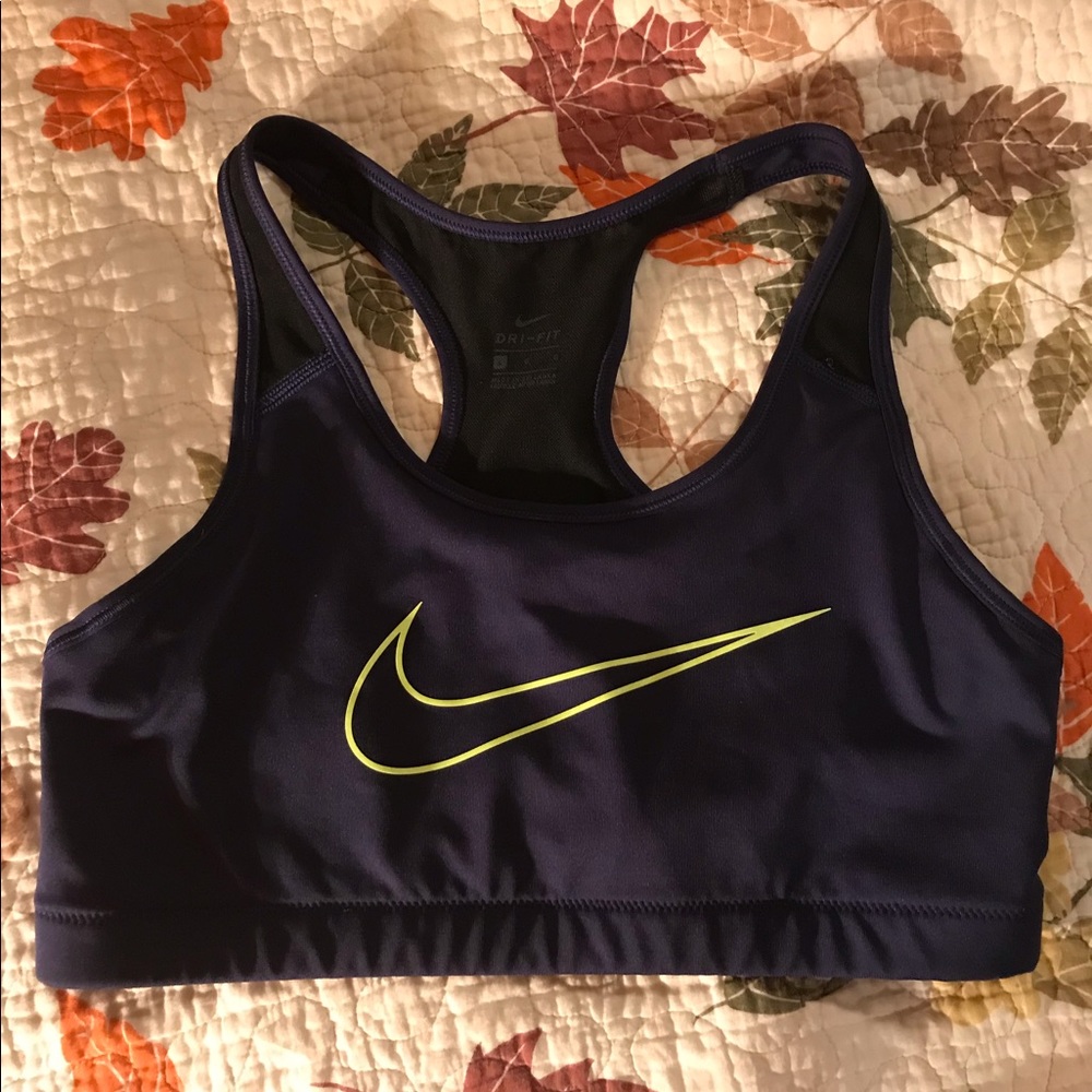 Nike ✔️ Size L